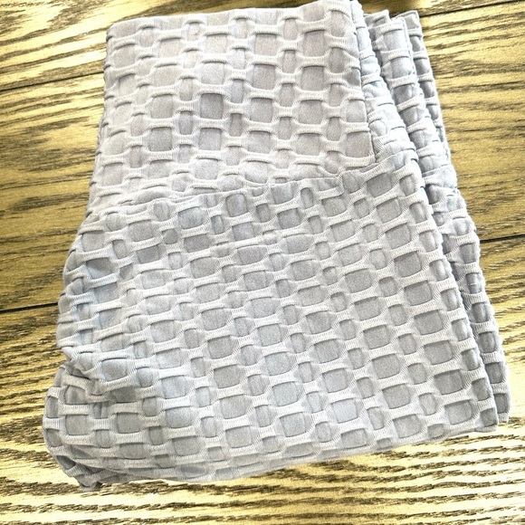 Workout Leggins w/Booty Enhancement - Picture 5 of 7